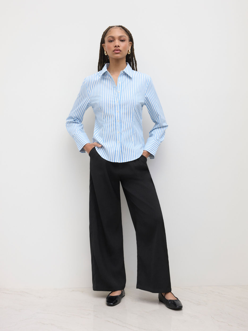 Mid Rise Solid Pocket Straight Leg Trousers