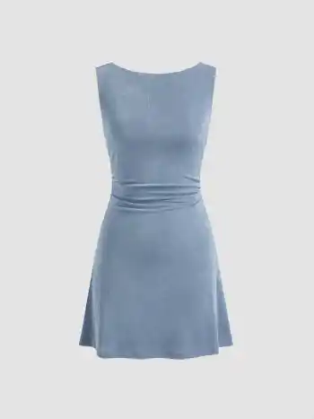 Mini-Kleid mit Bootshals, rückenloser Ausschnitt und Ketten-Details