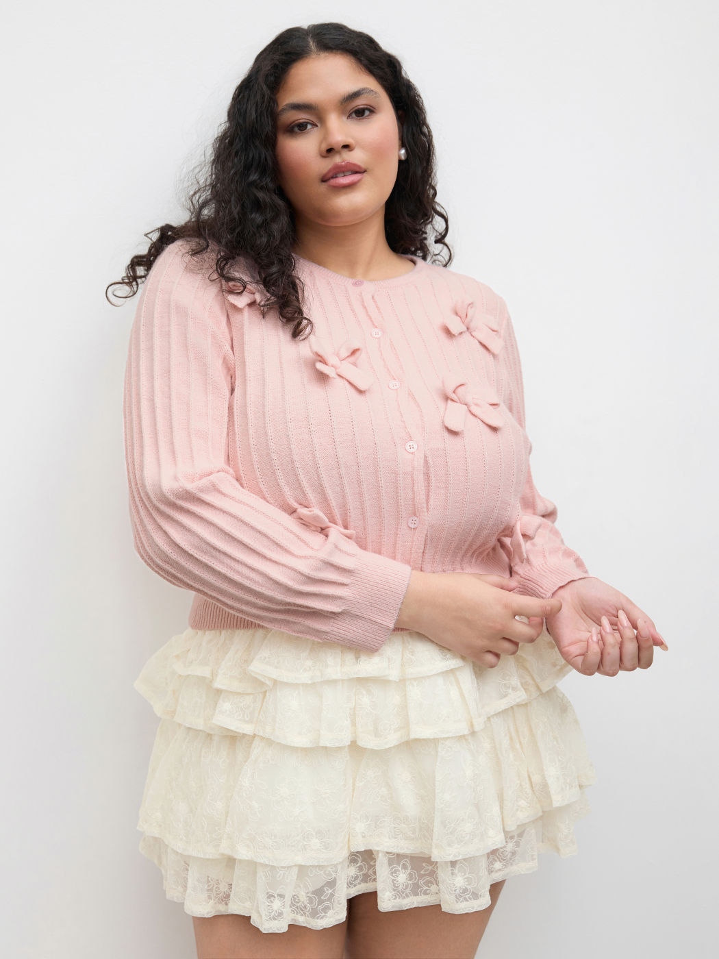 Cardigan a maglia con scollo rotondo e fiocco Curve & Plus