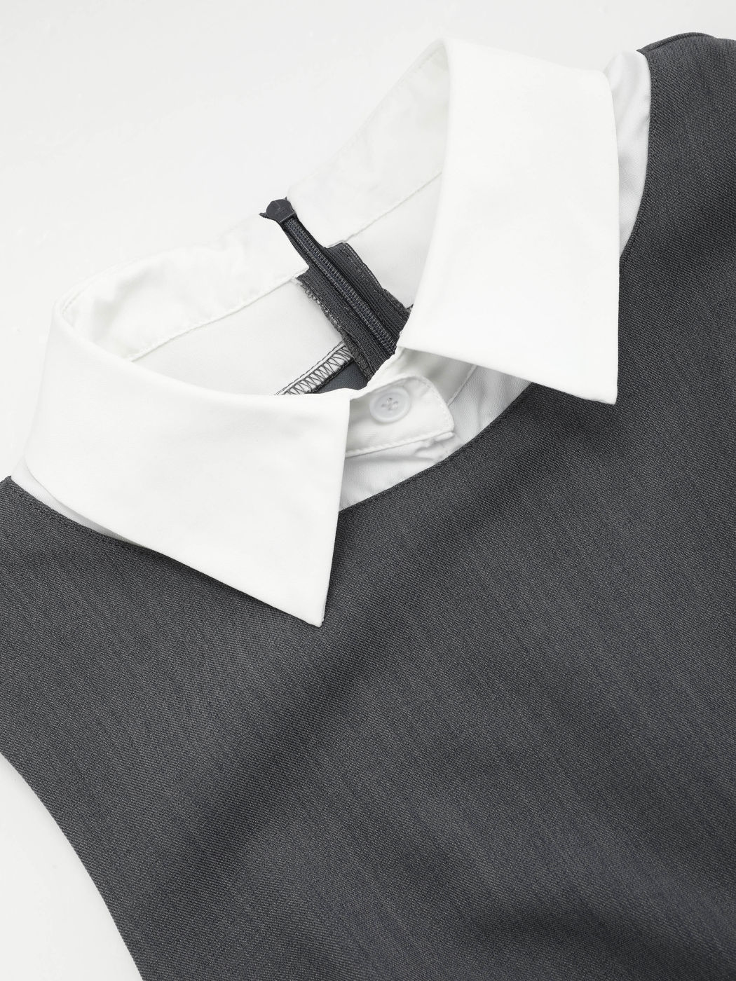 Polo Zweifarben Mini-Kleid mit Rüschen