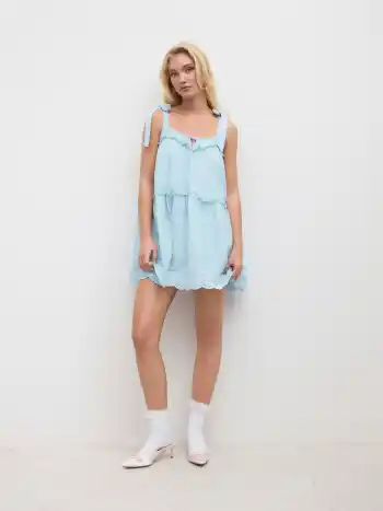 100% Baumwolle Mini-Kleid mit quadratischem Halsrand, Babydoll-Silhouette, Rüschen und Knoten
