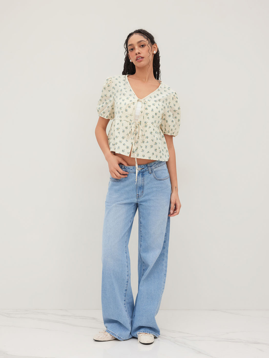 100% Baumwolle V-Hals Bluse mit Blumenmuster und Frontbinde