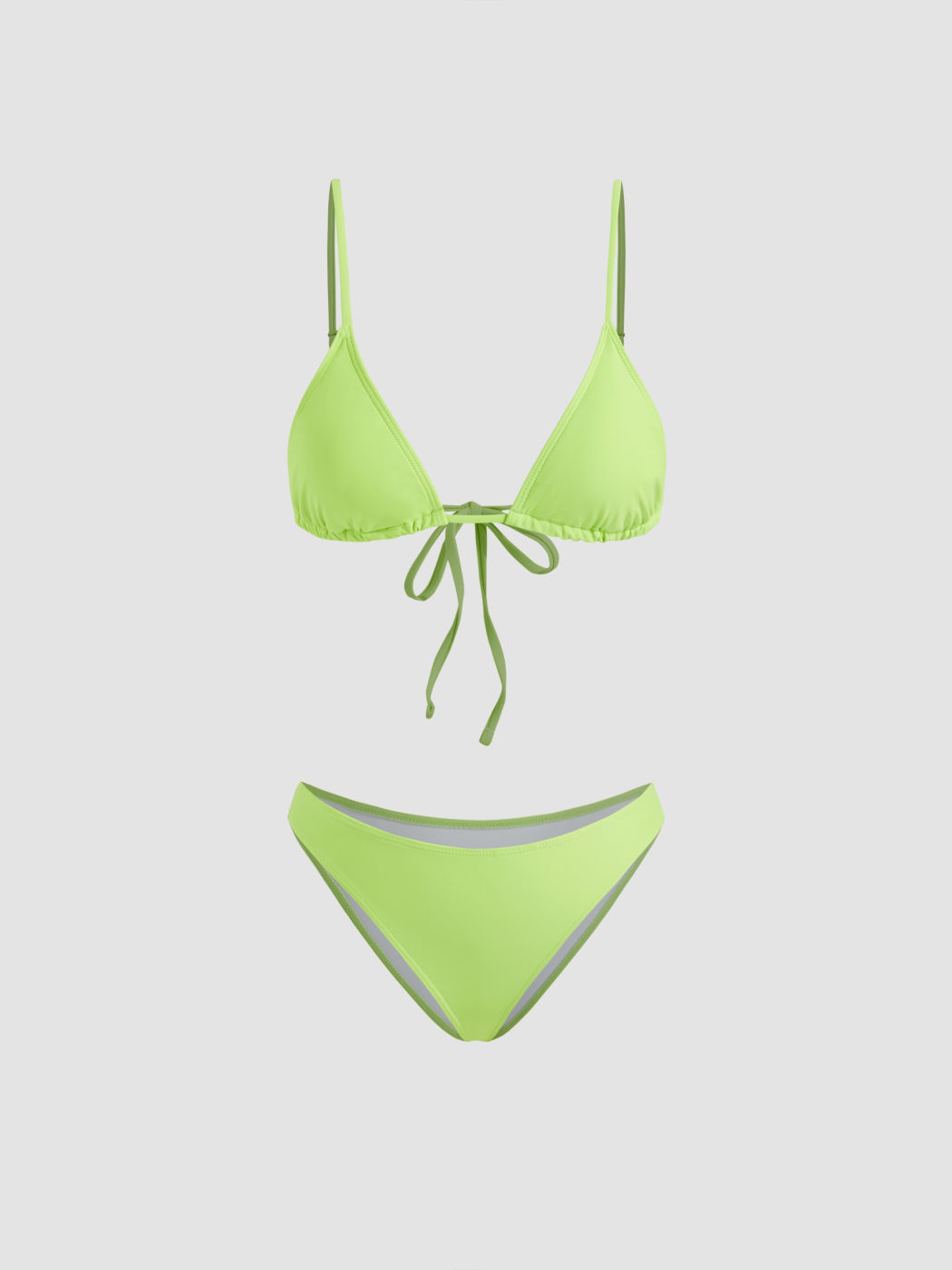 Set bikini a triangolo con scollo a V e pareo in rete