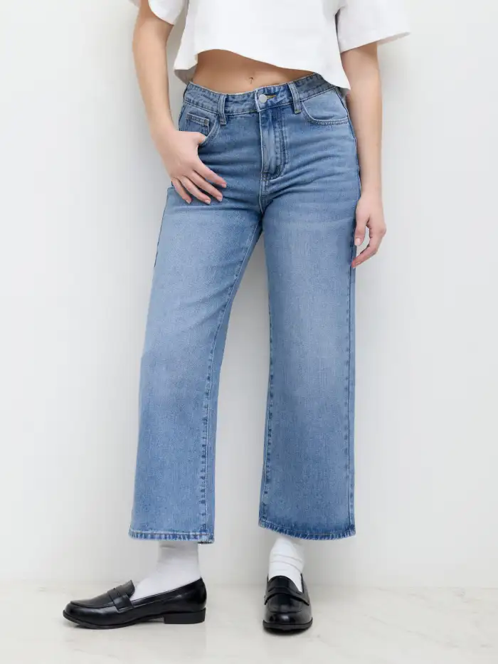 Mid-Rise  Straight Leg w/ Foldover Cuff 