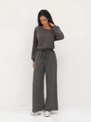 Asymmetrisch halsiges Oversize-Jumpsuit mit Zuglasche