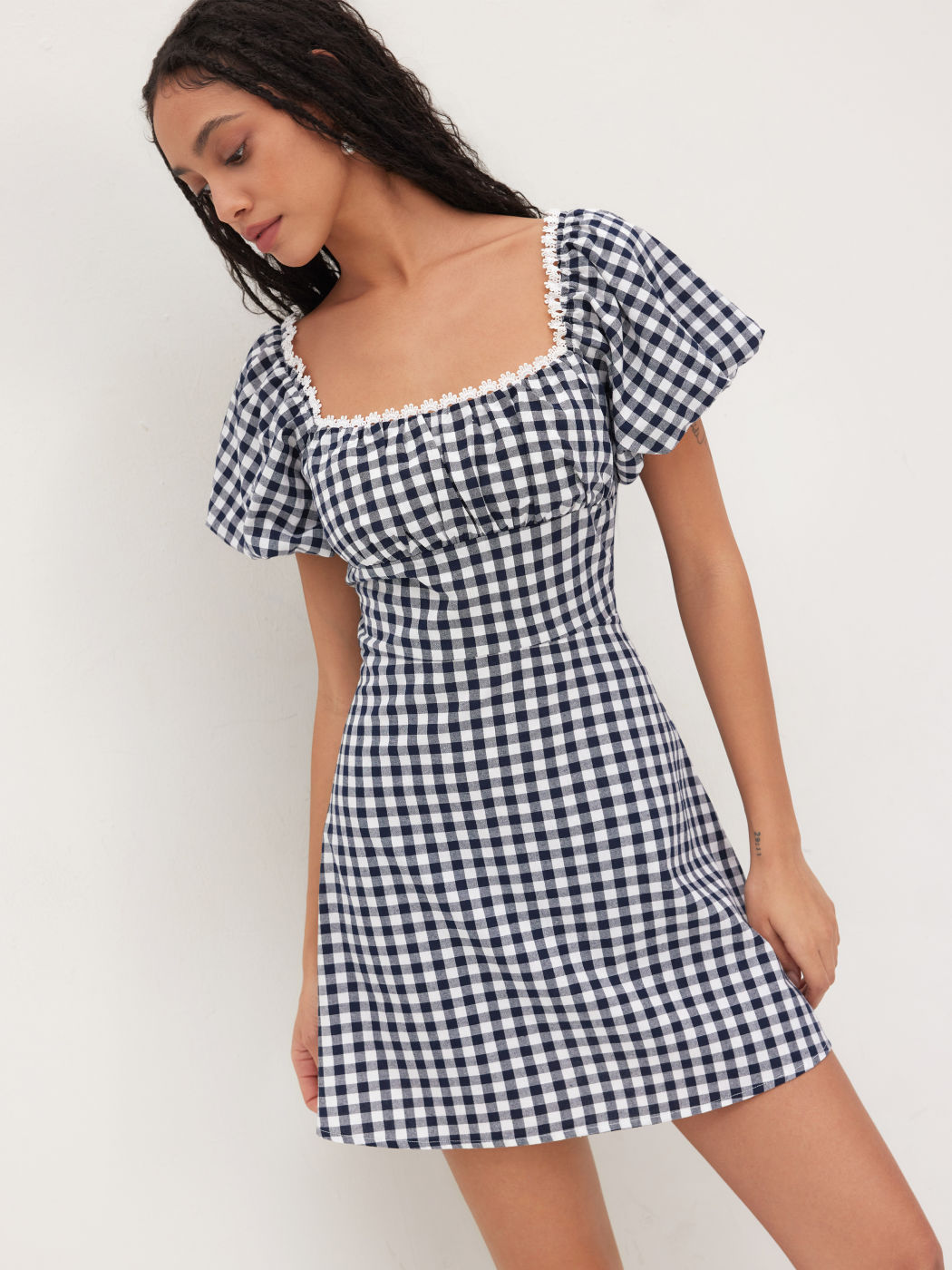 Quadratischer Hals Gingham Mini-Kleid mit Ballonsärmeln