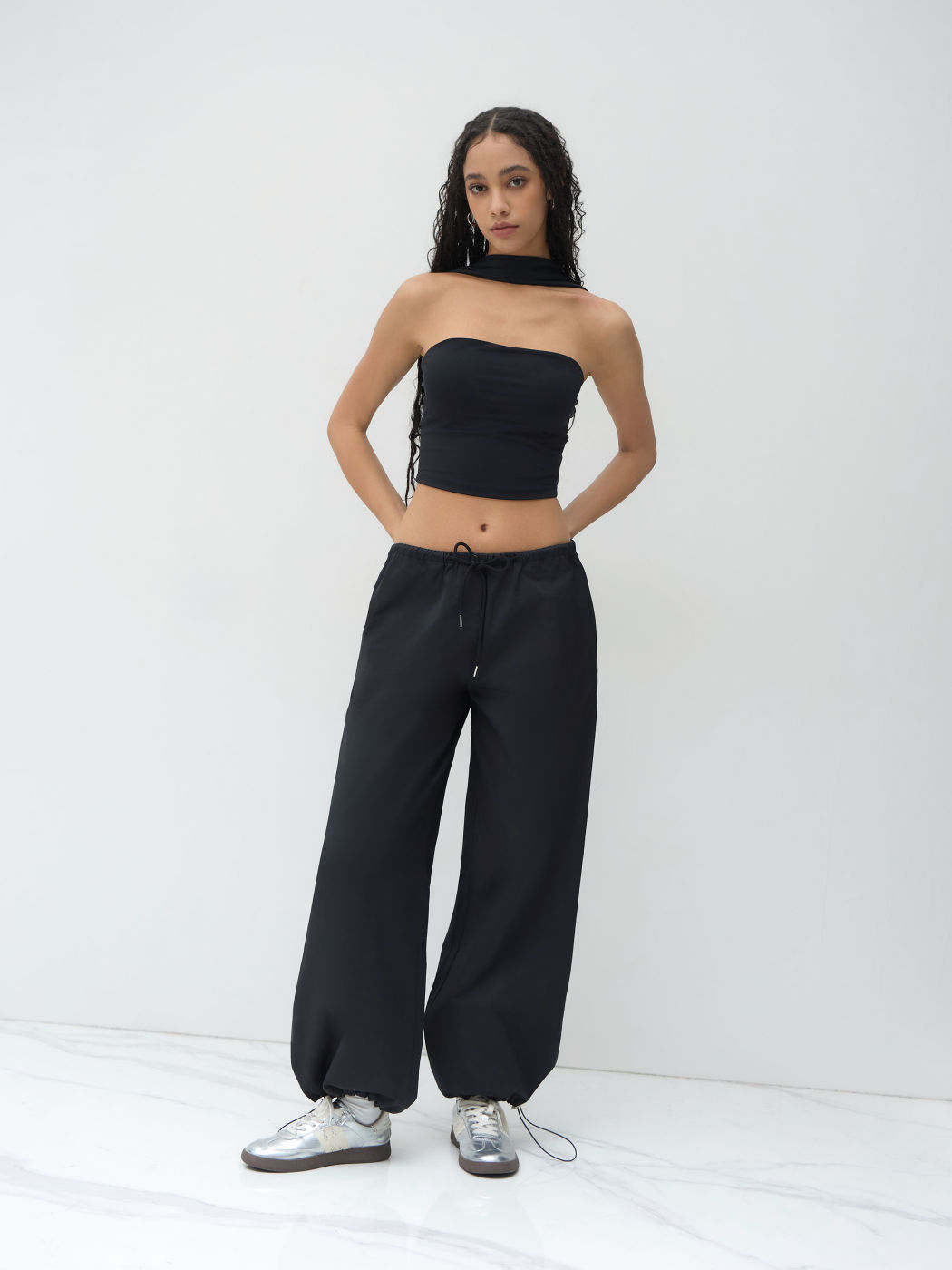 Jogginghosen aus Baumwollmischung mit elastischem Tailleband und tiefem Bund