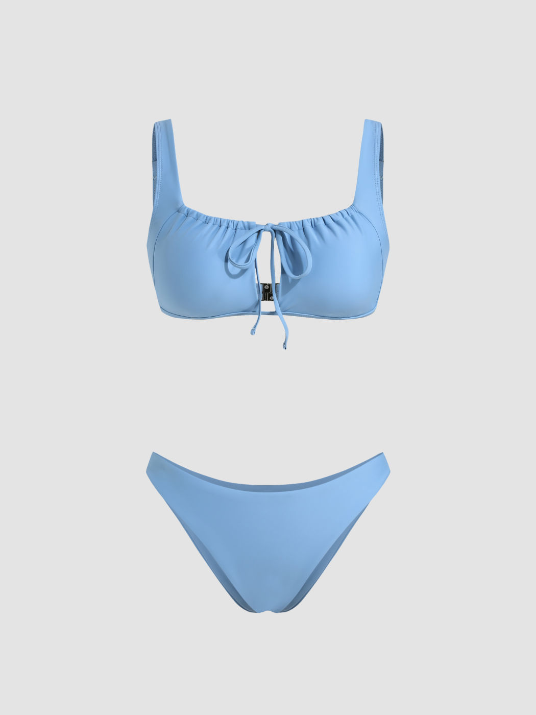 Set bikini sfrontato con braccialetto con coulisse e scollo quadrato