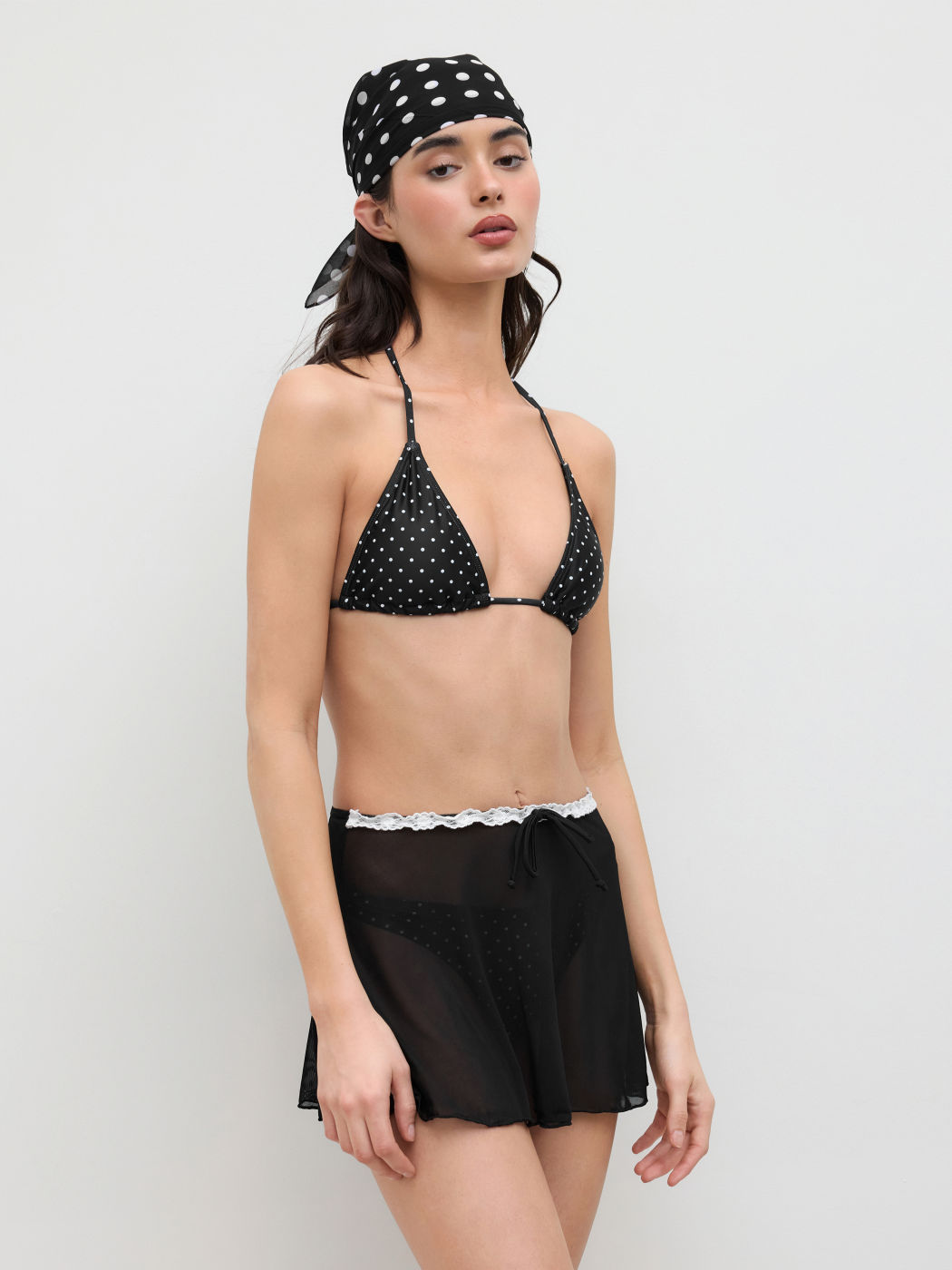 V-neck Polka Dot Halter Bikini Set With Lace Trim Knotted Sarong