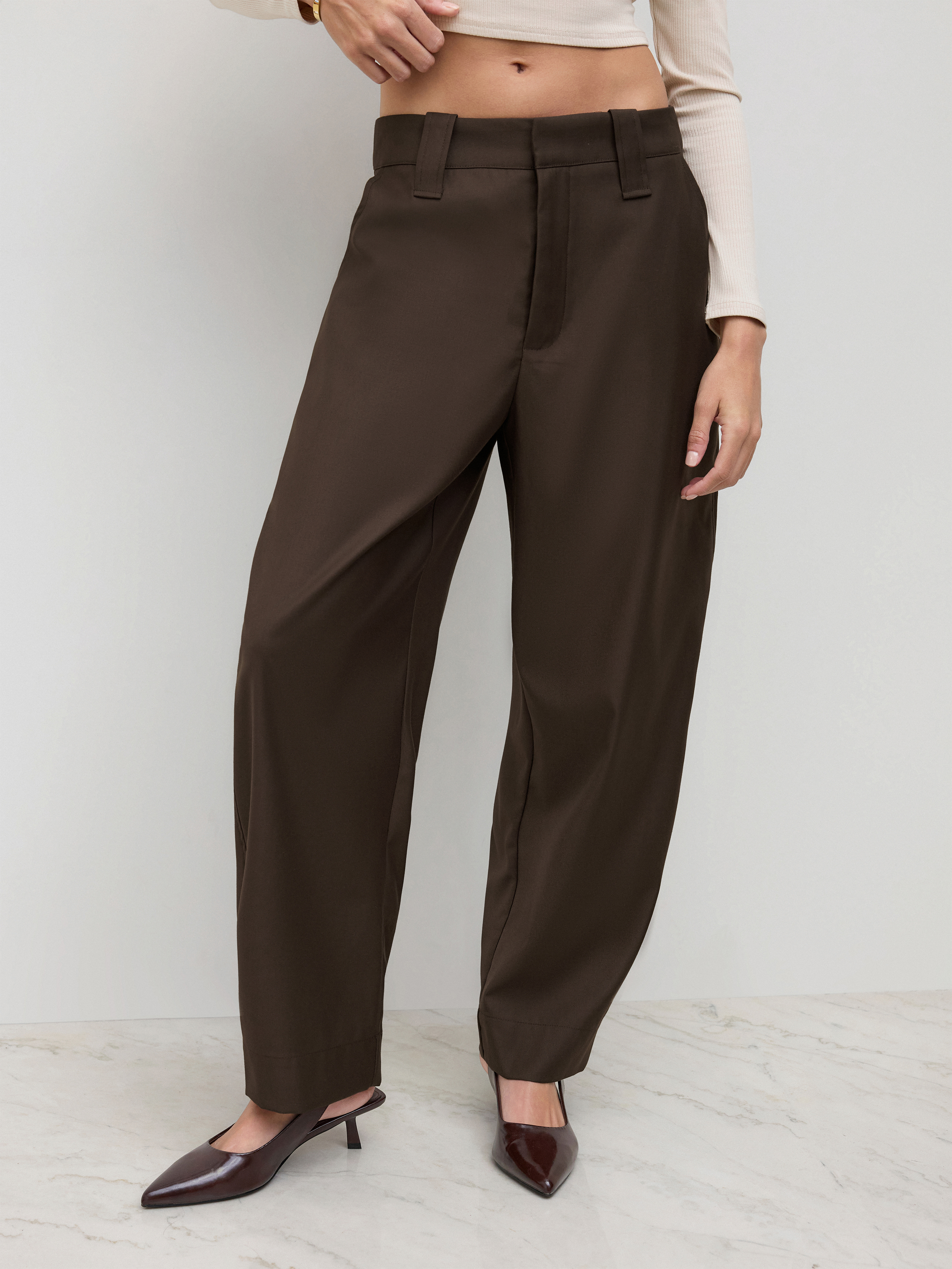 Mid Rise Pocket Tapered Trousers