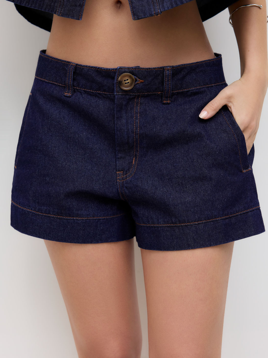 Denim Mid-Rise Mikro-Shorts