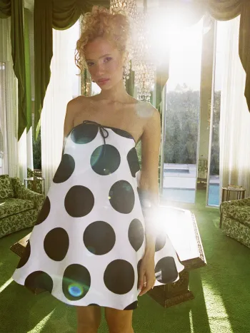 Bandeau-Polkadot-geknüpftes Mini-Kleid