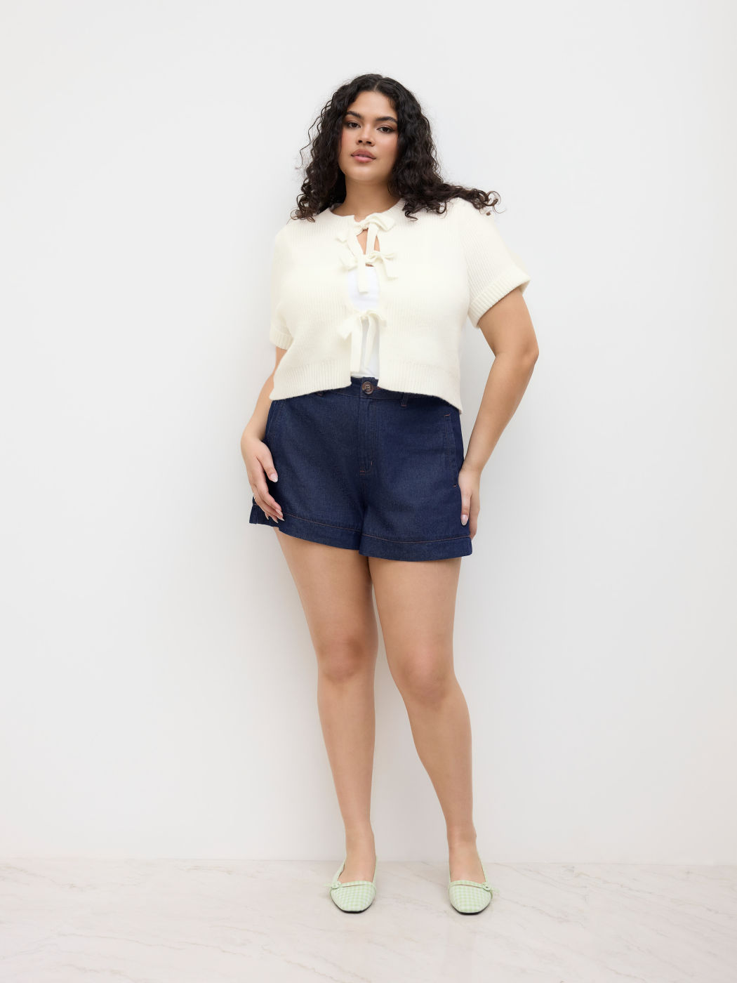 Strick-Bowschling-Vorderseite Kurzärmliger Crop-Sweater Kurve & Plus
