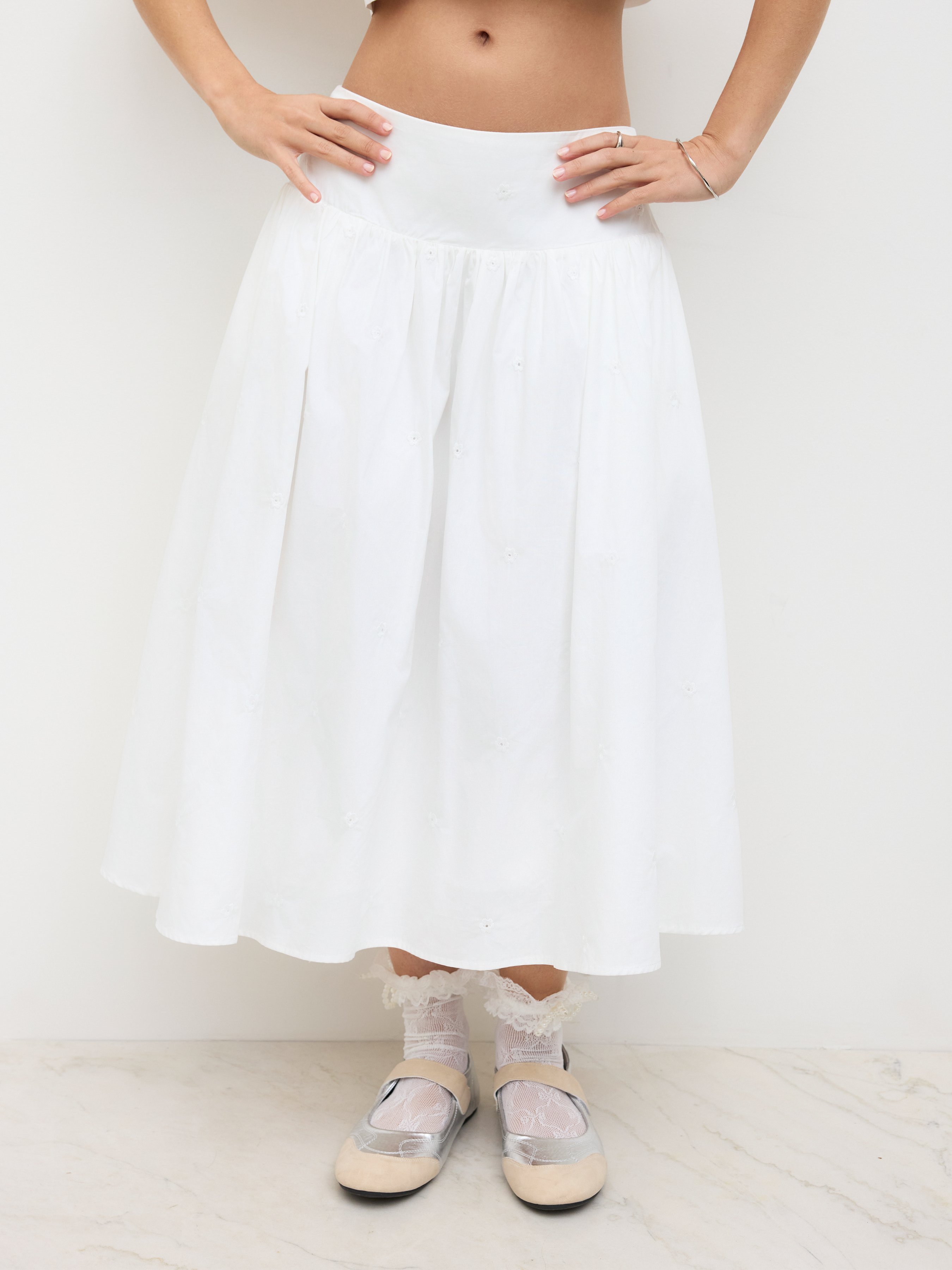 Cotton Cotton Mid Rise Floral Embroidery Midi Skirt For Daily Casual