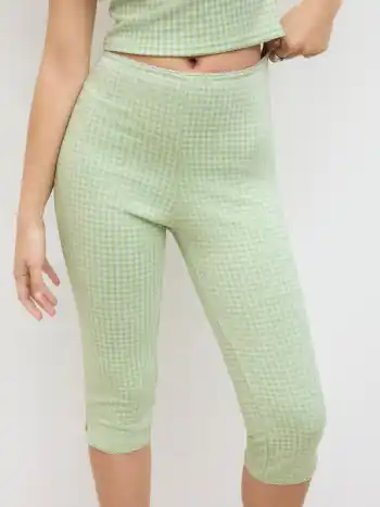 Mid Rise Gingham Ruched Capri Leggings