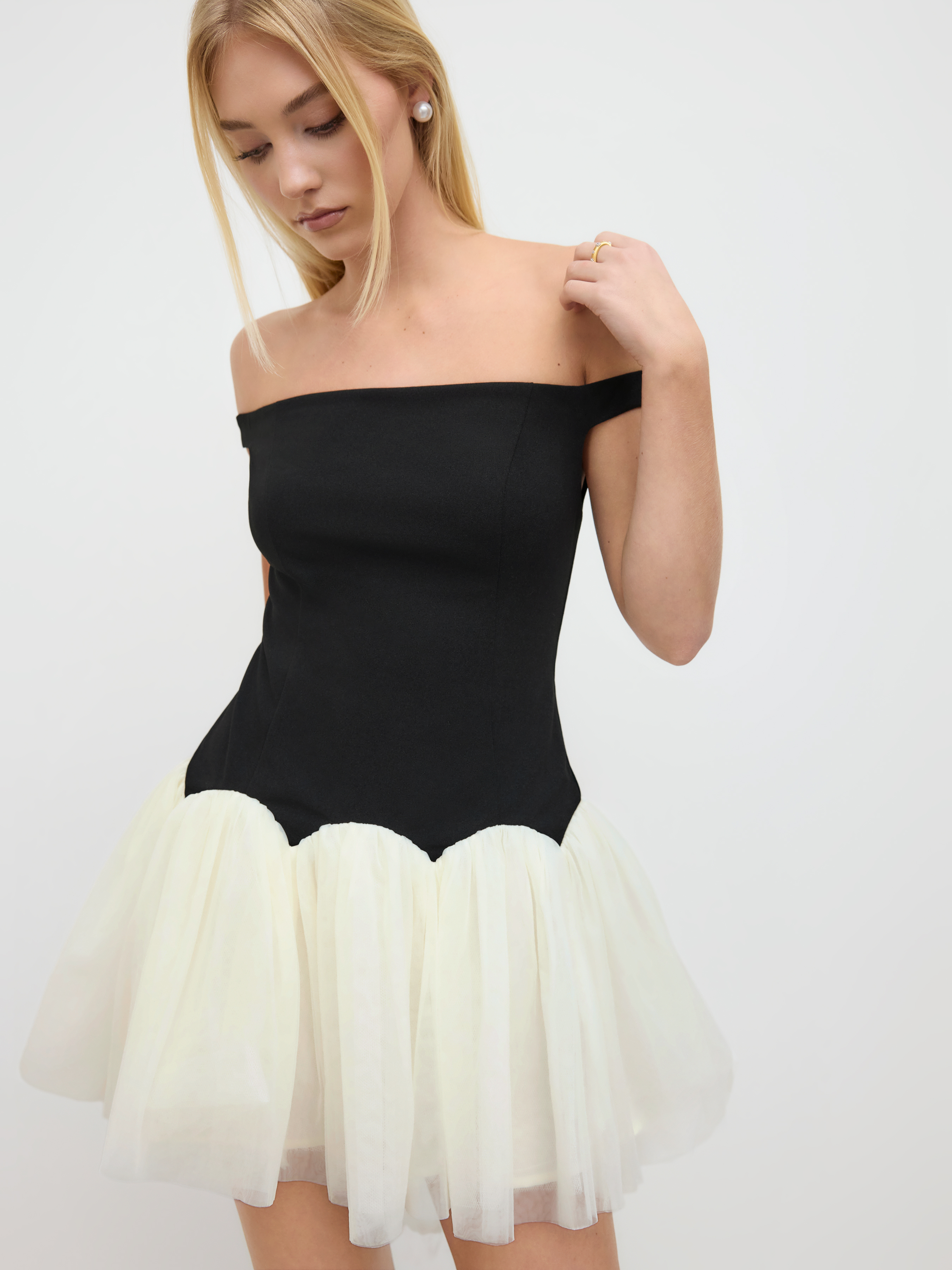 カラードレス　オフショルダーチュールドレス　ミニドレス カラードレス オフショルダーチュールドレス ミニドレス 新作】美しい