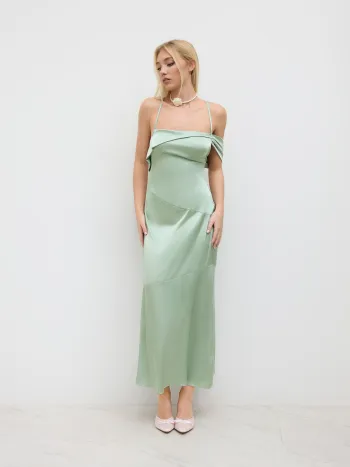 Asymmetrisches Maxikleid mit Spitzen und rückenloser Cami-Oberseite