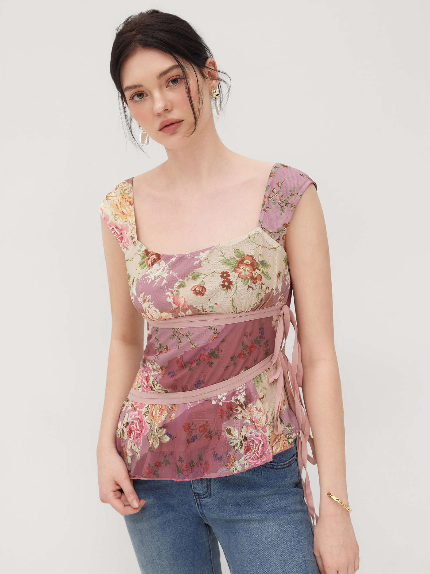 Mesh U-neckline Floral Asymmetrical Ruffle Trim Knotted Tank Top