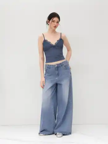 V-Ausschnitt Solid Spitzen-Rusche-Cami-Oberteil