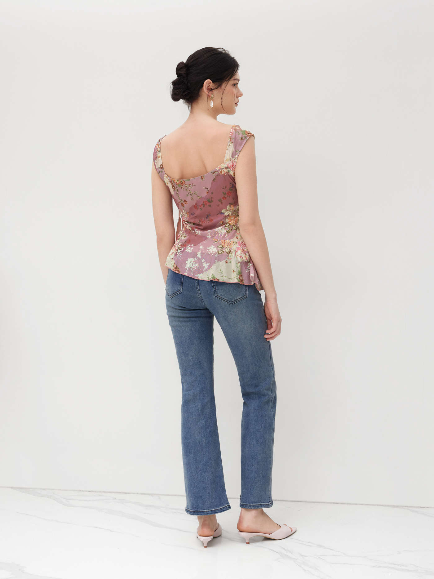 Mesh U-neckline Floral Asymmetrical Ruffle Trim Knotted Tank Top