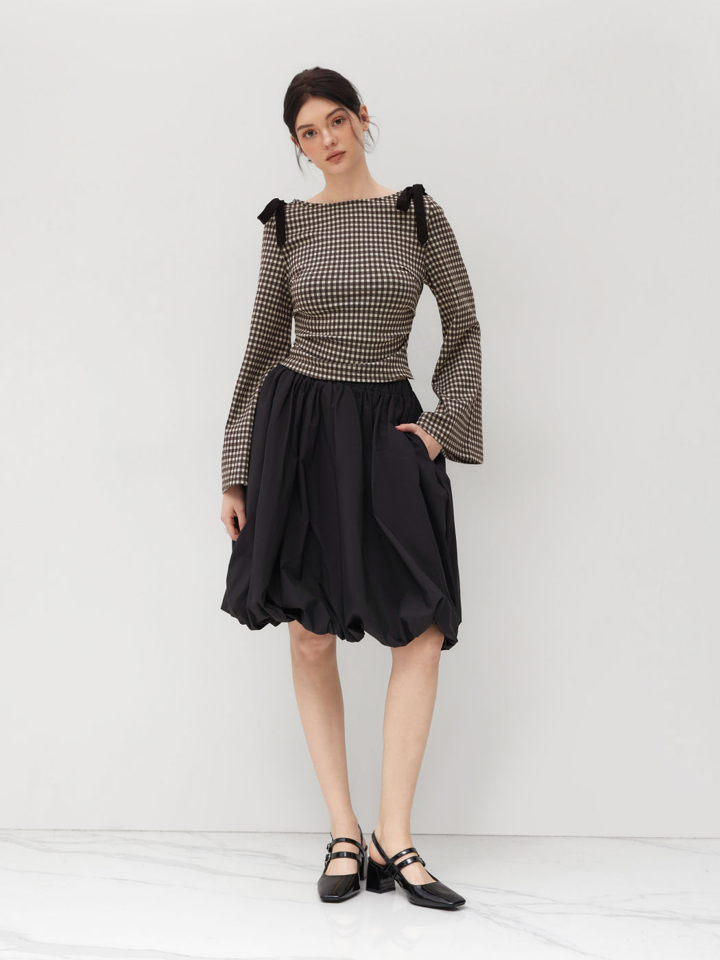 Langärmliges Oberteil mit Bootshals, Gingham-Muster, Schleife und Rüschen