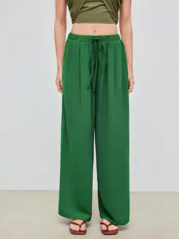 Hosen mit elastischem Bund und breiten Beinen