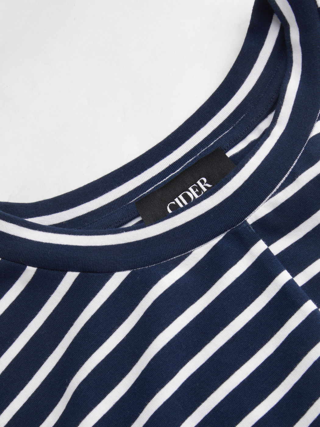 Top corto Curve & Plus a righe ritorto con scollo rotondo in misto cotone