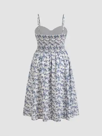 Midi-Dress mit kleinen Blumenmuster, Rüschen und Strickverzierungen Kurve & Plus