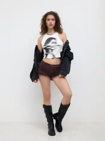 Figurengrafik Crop Tank Top