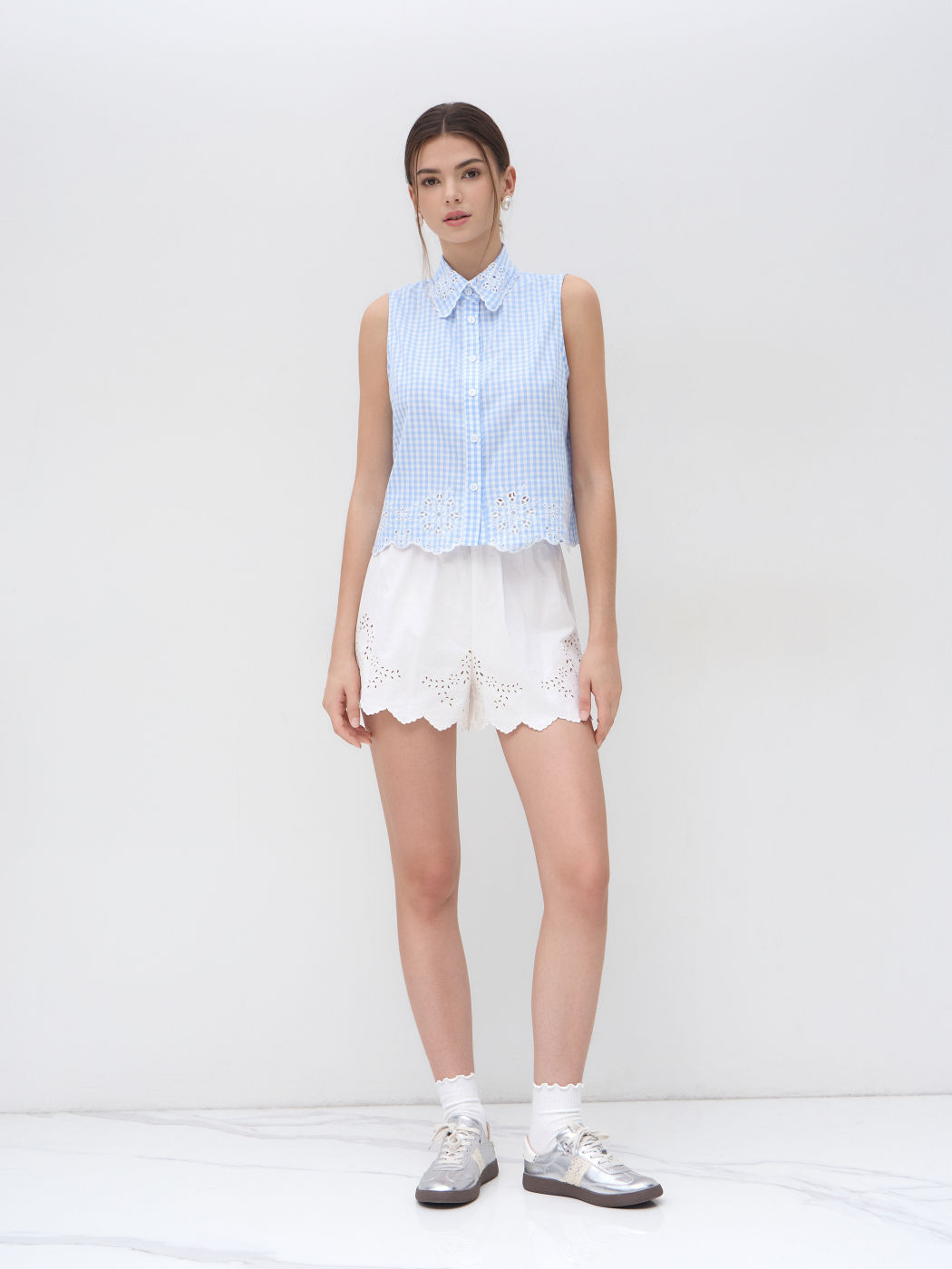100% Baumwolle Polo Shirt mit englischer Stickerei und Gingham-Muster