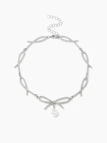Halskette mit Faux-Perlenanhänger und Strass-Bows