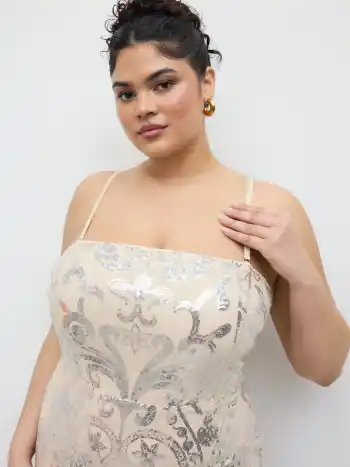 Abito lungo con spacco floreale e paillettes Curve & Plus