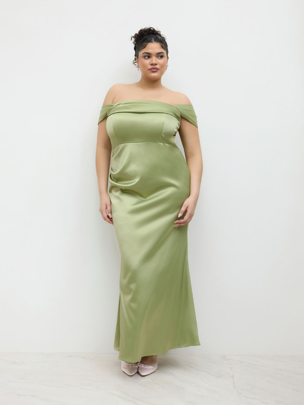 Satin-Ruched-Off-shoulder Maxikleid Kurve & Plus