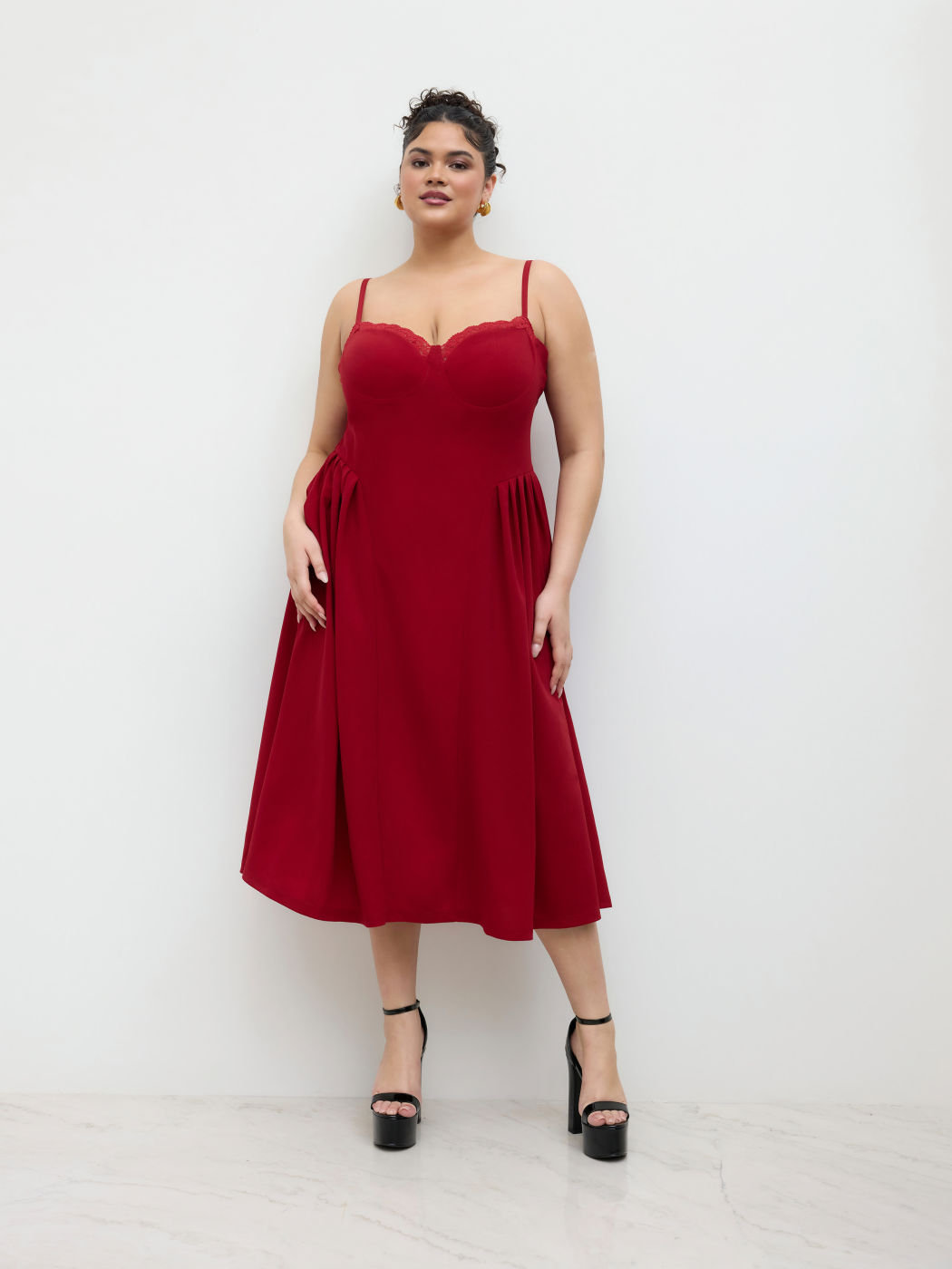 Sweetheart Lace Trim Pleated Maxi Dress Curve & Plus