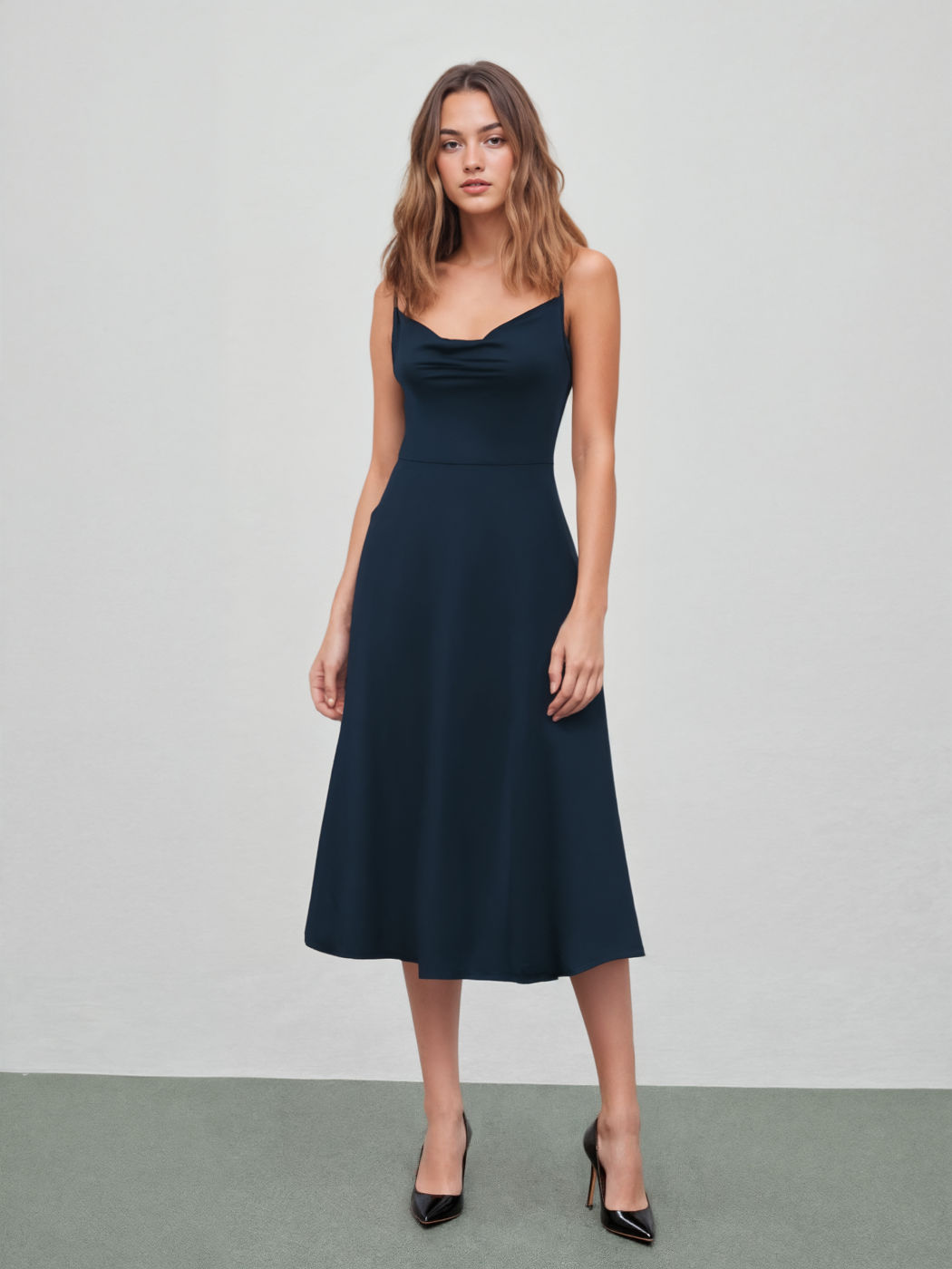 Cowl Neck Solid Ruched Maxikleid