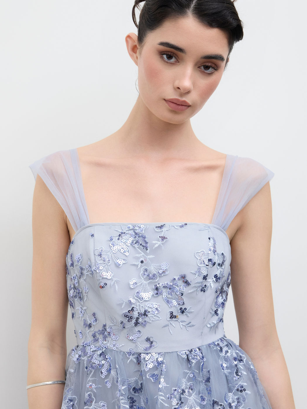 Maxikleid mit Floral-Sequins, Tüllschichten, Maschenstoff und quadratischem Halsausschnitt
