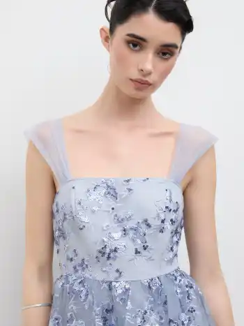 Maxikleid mit Floral-Sequins, Tüllschichten, Maschenstoff und quadratischem Halsausschnitt