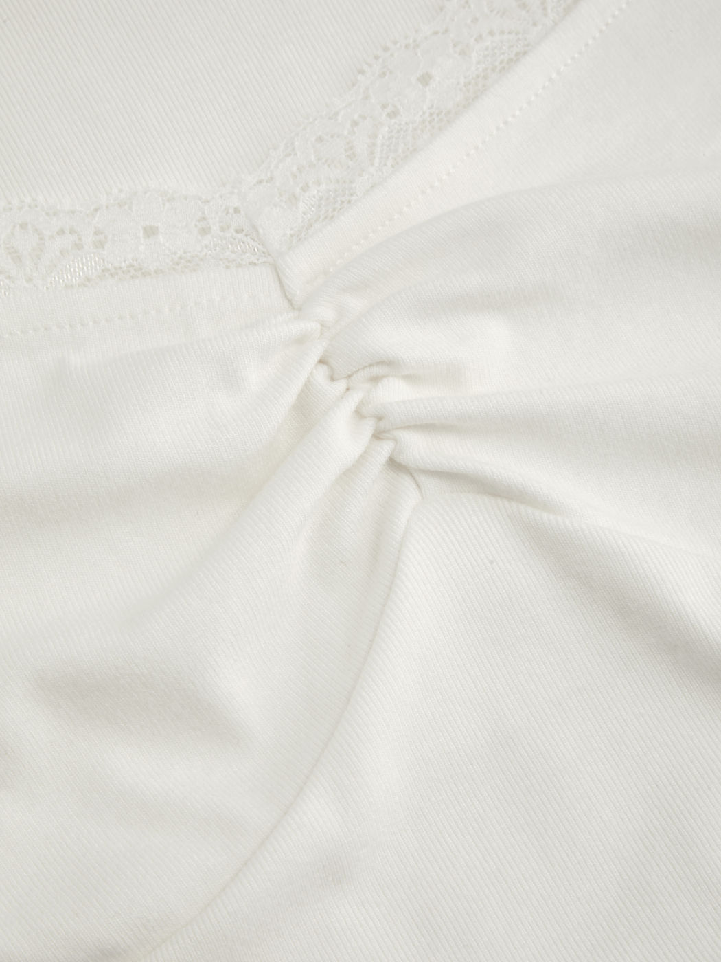 V-neck Lace Lettuce Trim Short Sleeve Tee