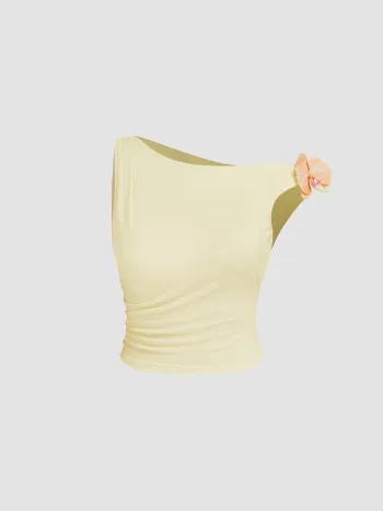 Crop Tops Cami à col asymétrique et plissé fleuri