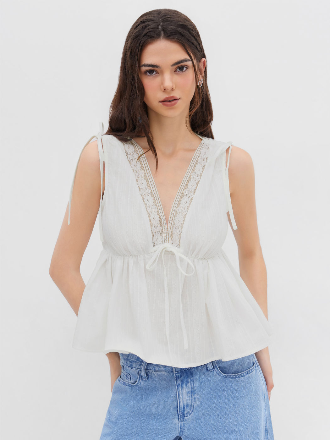 100% Cotton V-neck Lace Trim Ruffle Hem Knotted Tank Top