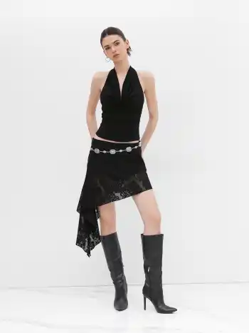 Tank-Top mit Rundhalsausschnitt, Spitze und Rüschen