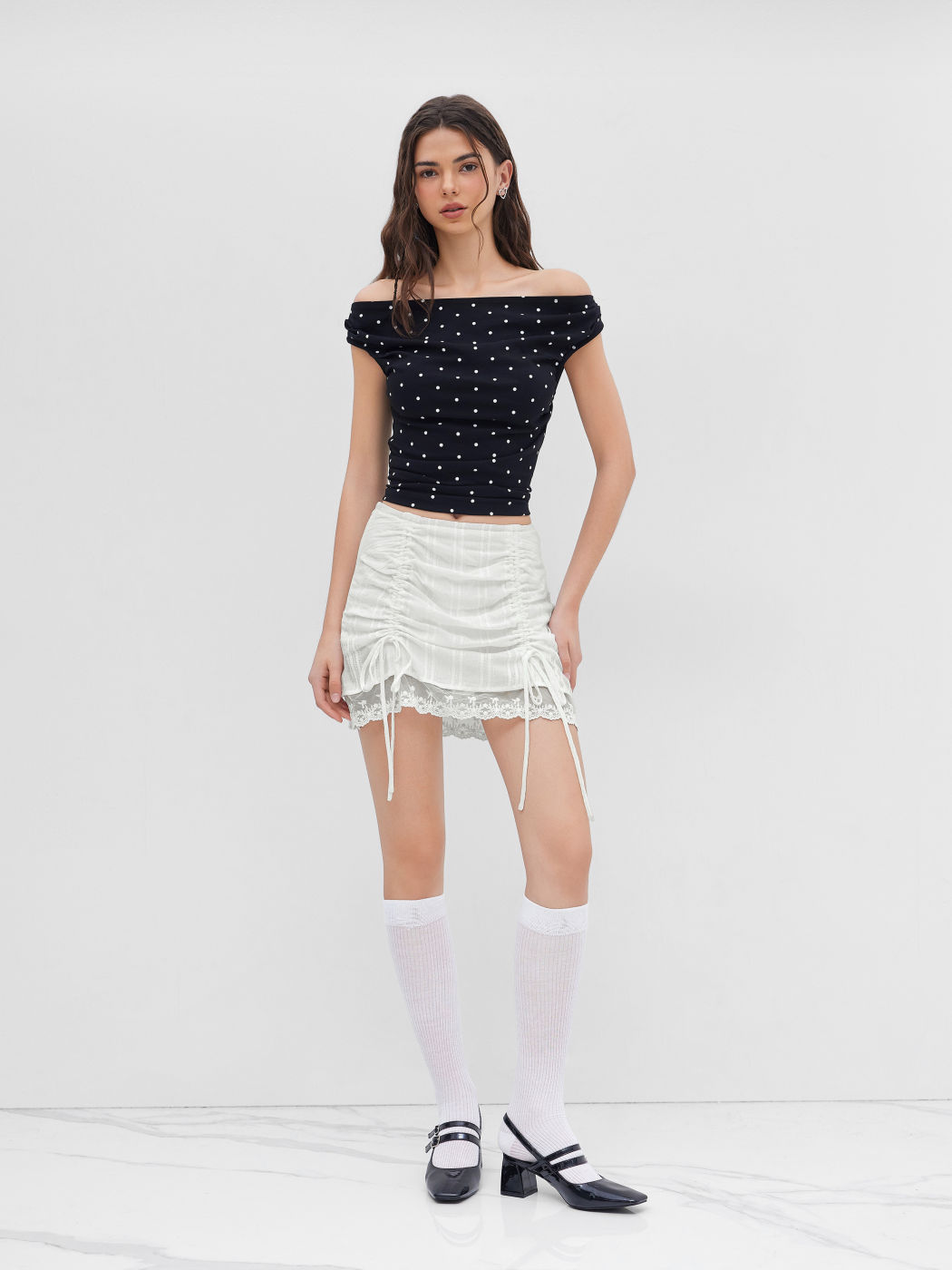 Baumwoll-Mini-Skirt mit Tiefer Taille, Reißverschluss und Spitzeverzierungen