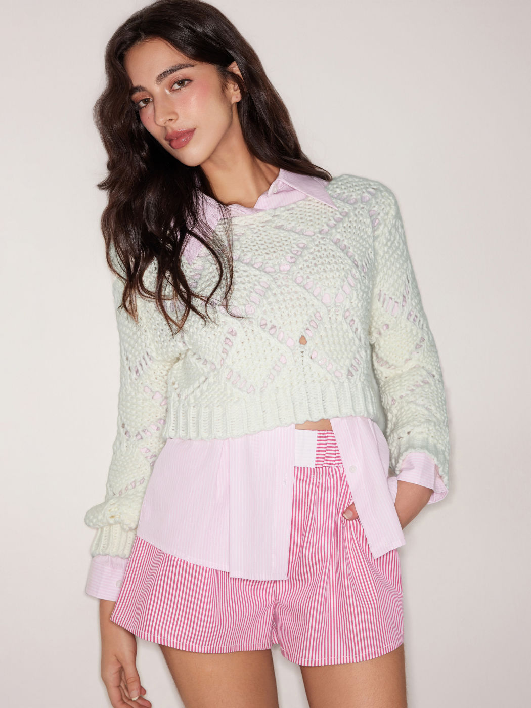 Strick-Bootschnitts-Crop-Top mit Ausschnitten