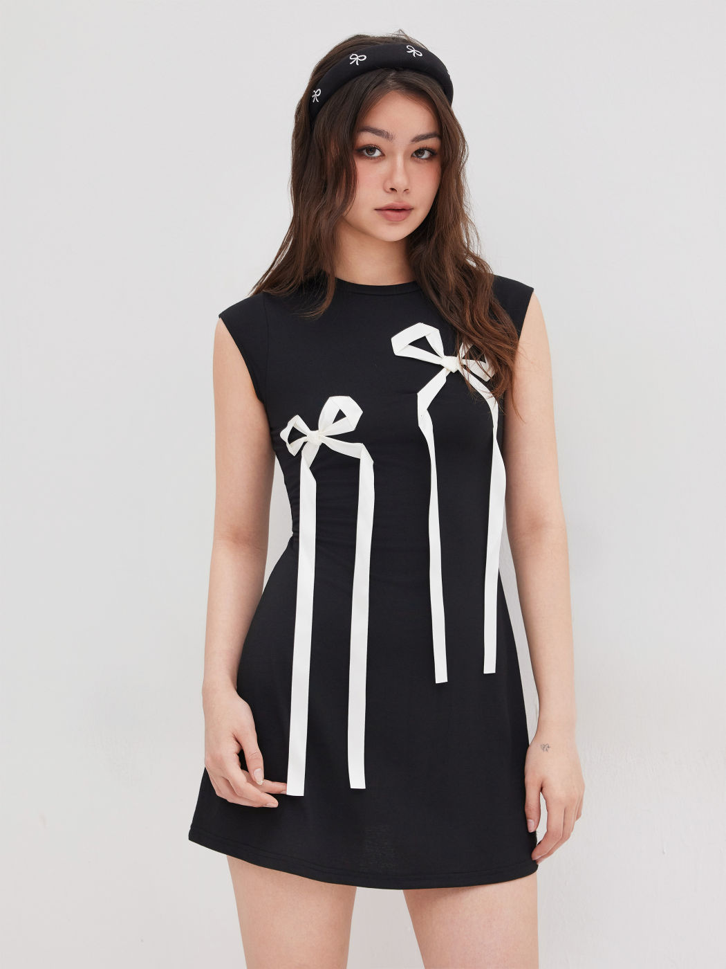 Round Neckline Bowknot Sleeveless Mini Dress