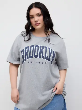 T-shirt oversize lunga grafica in misto cotone BROOKLYN
