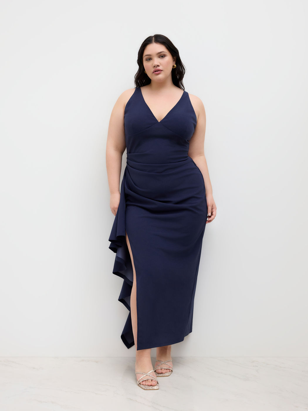 Abito Maxi Curve & Plus con Scollo a V, Orlo Asimmetrico con Volant