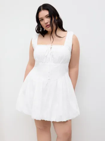 Baumwoll-Broderie-Anglaise-Salatrand-Bubbelsaum-Mini-Kleid Kurve & Plus