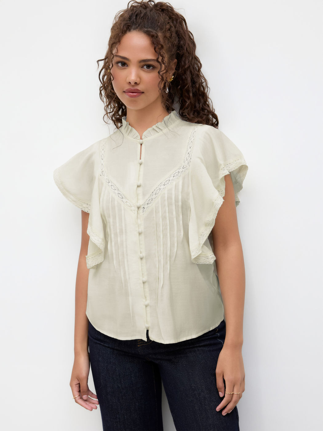 Round Neckline Solid Lace Ruched Short Sleeve Blouse