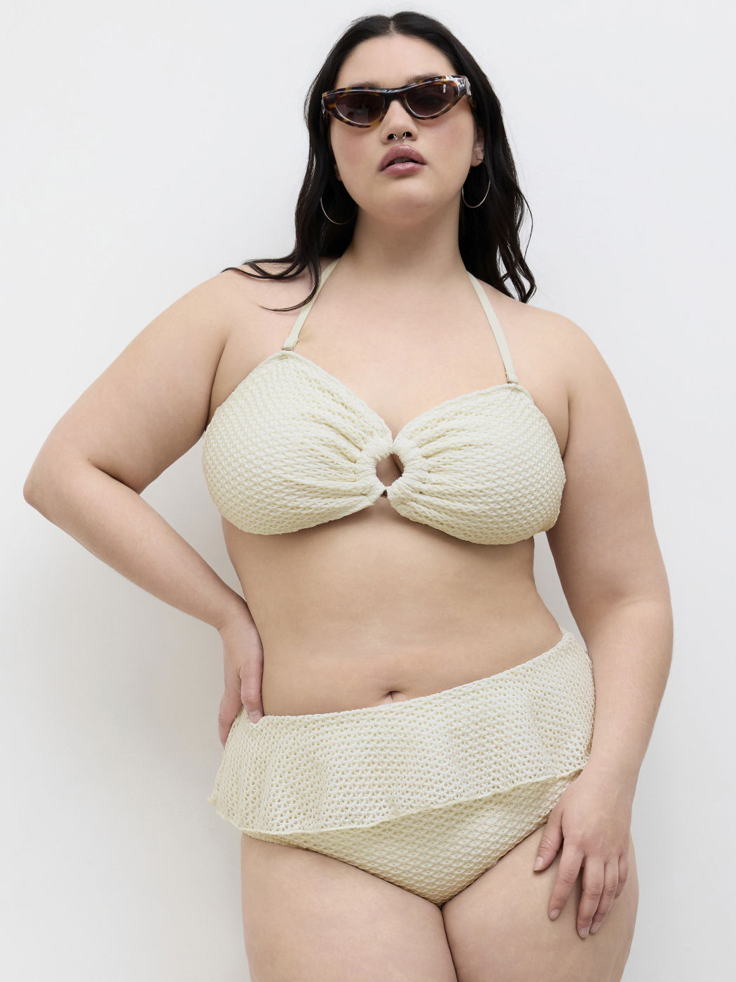 Set bikini copertura totale con scollo all'americana, anello a O, fiocco, orlo arricciato, taglie comode e curve