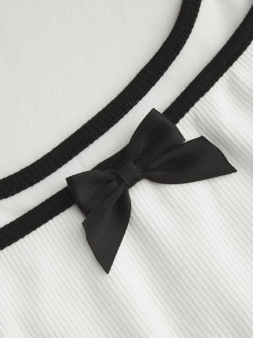 U-neckline Bowknot Contrasting Binding Mini Dress